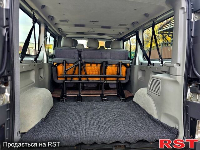 Серый Рено Трафик, объемом двигателя 1.9 л и пробегом 292 тыс. км за 9300 $, фото 7 на Automoto.ua