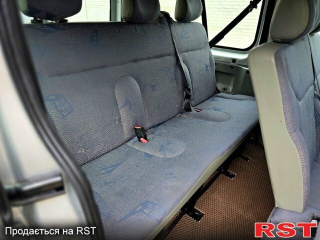 Серый Рено Трафик, объемом двигателя 1.9 л и пробегом 292 тыс. км за 9300 $, фото 10 на Automoto.ua