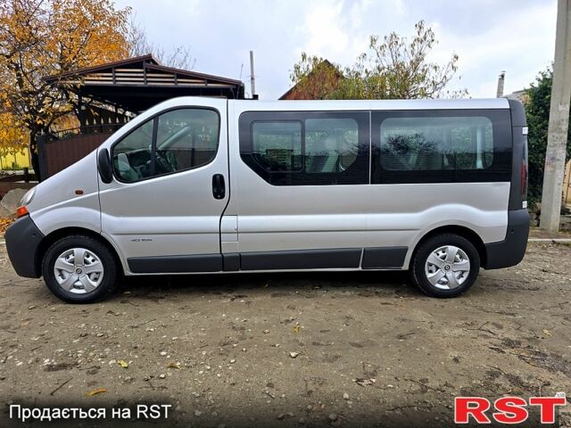 Серый Рено Трафик, объемом двигателя 1.9 л и пробегом 292 тыс. км за 9300 $, фото 2 на Automoto.ua