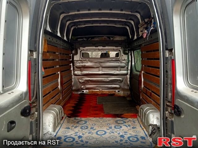Серый Рено Трафик, объемом двигателя 2 л и пробегом 274 тыс. км за 8700 $, фото 1 на Automoto.ua