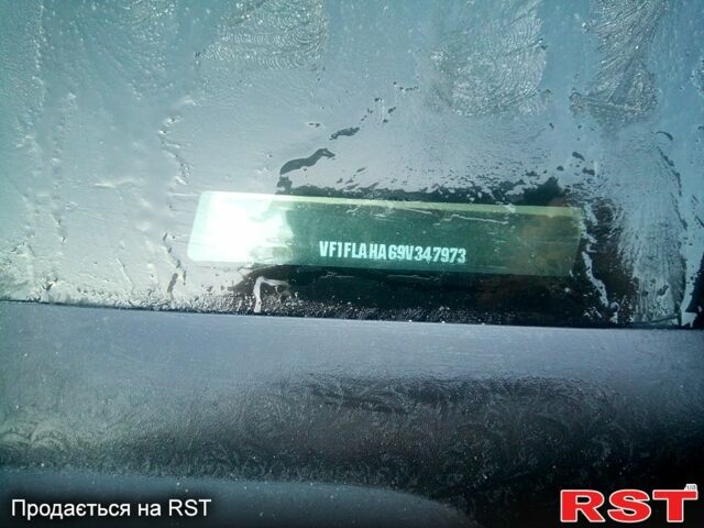 Серый Рено Трафик, объемом двигателя 2 л и пробегом 450 тыс. км за 7500 $, фото 8 на Automoto.ua