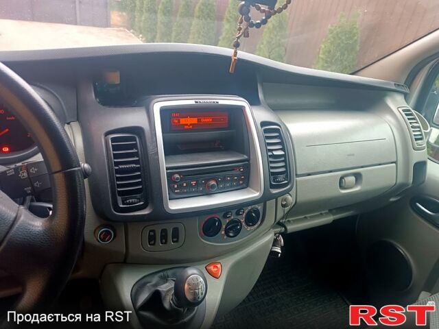 Серый Рено Трафик, объемом двигателя 2 л и пробегом 320 тыс. км за 11700 $, фото 11 на Automoto.ua