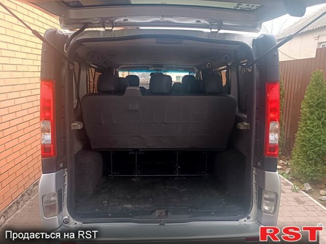 Серый Рено Трафик, объемом двигателя 2 л и пробегом 320 тыс. км за 11700 $, фото 13 на Automoto.ua