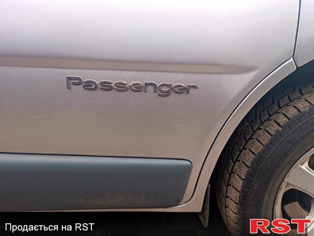 Серый Рено Трафик, объемом двигателя 2 л и пробегом 320 тыс. км за 11700 $, фото 6 на Automoto.ua