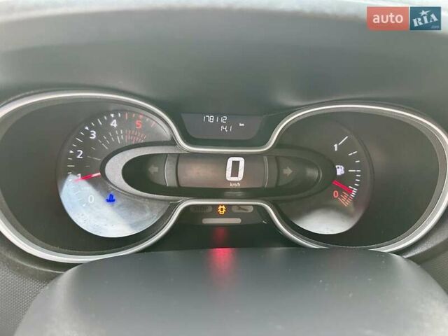 Синий Рено Трафик, объемом двигателя 2 л и пробегом 178 тыс. км за 16300 $, фото 16 на Automoto.ua