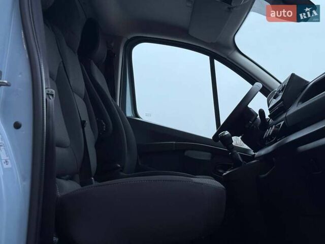 Синій Рено Трафік, об'ємом двигуна 2 л та пробігом 52 тис. км за 19700 $, фото 39 на Automoto.ua
