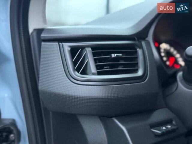 Синій Рено Трафік, об'ємом двигуна 2 л та пробігом 52 тис. км за 19700 $, фото 20 на Automoto.ua