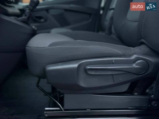 Синій Рено Трафік, об'ємом двигуна 2 л та пробігом 52 тис. км за 19700 $, фото 21 на Automoto.ua