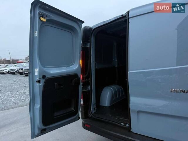 Синій Рено Трафік, об'ємом двигуна 2 л та пробігом 52 тис. км за 19700 $, фото 28 на Automoto.ua