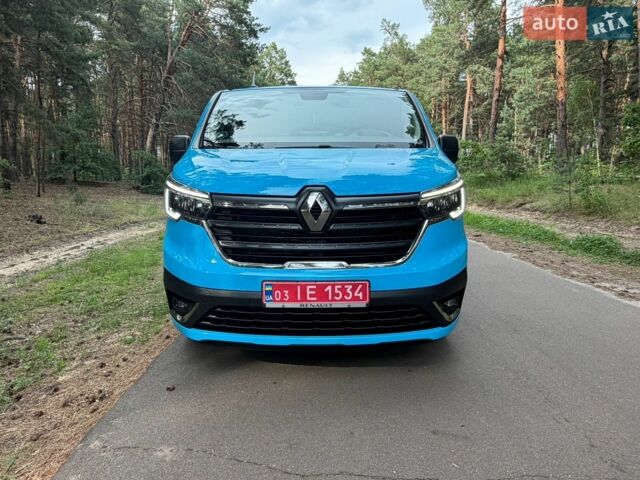 Синій Рено Трафік, об'ємом двигуна 2 л та пробігом 112 тис. км за 26800 $, фото 3 на Automoto.ua