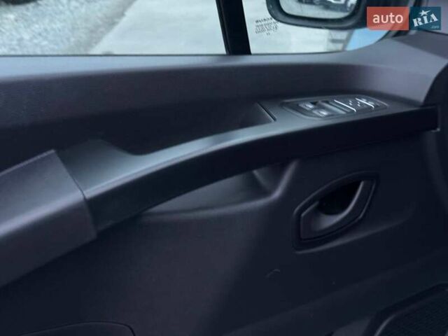 Синій Рено Трафік, об'ємом двигуна 2 л та пробігом 52 тис. км за 19700 $, фото 16 на Automoto.ua