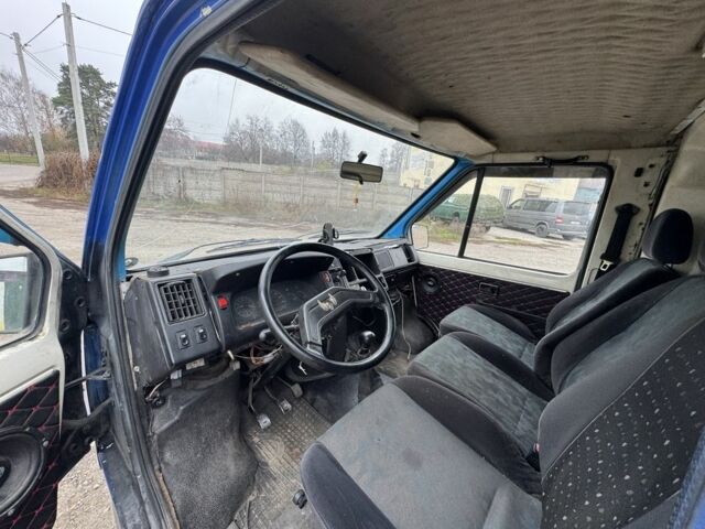 Синий Рено Трафик, объемом двигателя 2.1 л и пробегом 200 тыс. км за 850 $, фото 7 на Automoto.ua