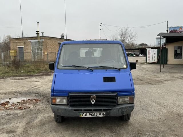 Синий Рено Трафик, объемом двигателя 2.1 л и пробегом 200 тыс. км за 850 $, фото 1 на Automoto.ua