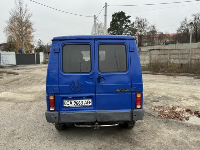 Синий Рено Трафик, объемом двигателя 2.1 л и пробегом 200 тыс. км за 850 $, фото 4 на Automoto.ua