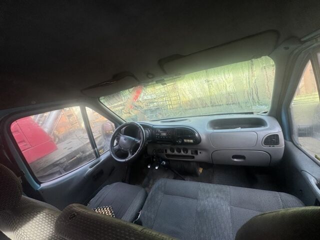 Синій Рено Трафік, об'ємом двигуна 2.5 л та пробігом 400 тис. км за 3500 $, фото 3 на Automoto.ua