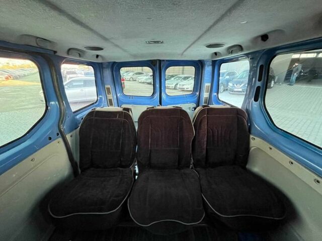 Синий Рено Трафик, объемом двигателя 1.9 л и пробегом 312 тыс. км за 5100 $, фото 3 на Automoto.ua