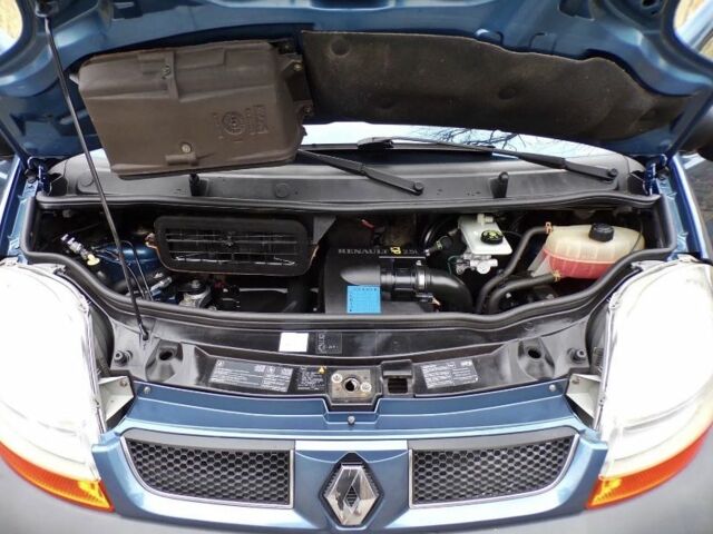 Синий Рено Трафик, объемом двигателя 2.5 л и пробегом 286 тыс. км за 6410 $, фото 21 на Automoto.ua