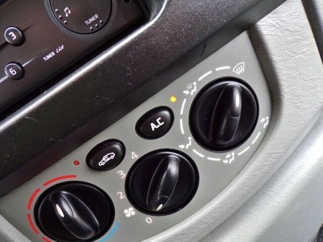 Синий Рено Трафик, объемом двигателя 2.5 л и пробегом 286 тыс. км за 6410 $, фото 18 на Automoto.ua