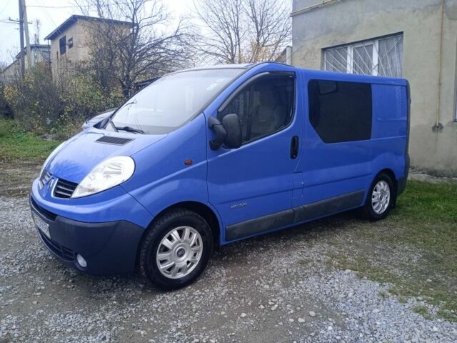 Синій Рено Трафік, об'ємом двигуна 1.9 л та пробігом 286 тис. км за 8200 $, фото 3 на Automoto.ua