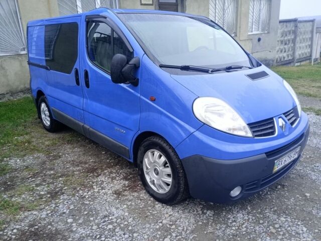 Синій Рено Трафік, об'ємом двигуна 1.9 л та пробігом 286 тис. км за 8200 $, фото 2 на Automoto.ua