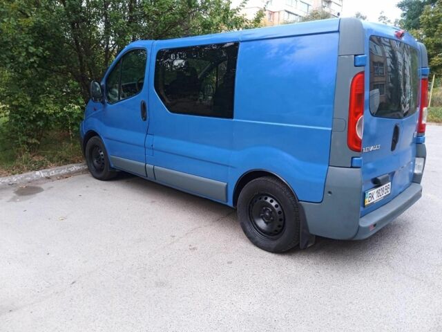 Синий Рено Трафик, объемом двигателя 2 л и пробегом 320 тыс. км за 7400 $, фото 4 на Automoto.ua