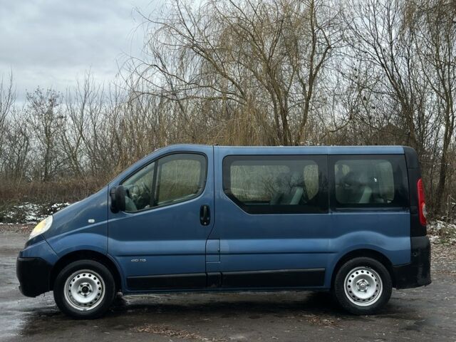 Синий Рено Трафик, объемом двигателя 2 л и пробегом 300 тыс. км за 4750 $, фото 1 на Automoto.ua