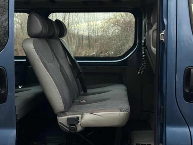 Синий Рено Трафик, объемом двигателя 2 л и пробегом 300 тыс. км за 4750 $, фото 11 на Automoto.ua