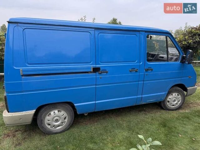 Синий Рено Трафик, объемом двигателя 1.9 л и пробегом 240 тыс. км за 3500 $, фото 9 на Automoto.ua