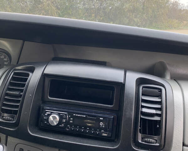 Рено Трафик 2002 в Яворове на Automoto.ua Синий Рено Трафик, объемом двигателя 1.9 л и пробегом 330 тыс. км за 4650 $, фото 9 на Automoto.ua