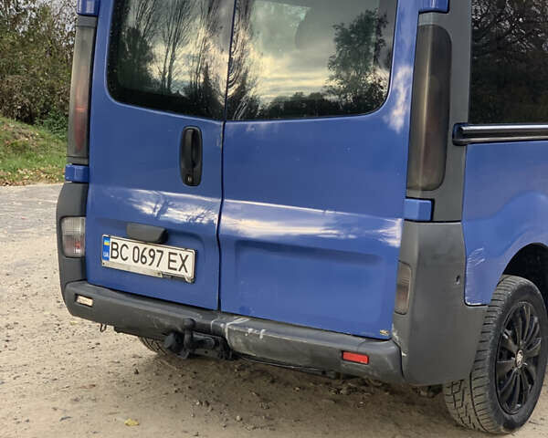 Рено Трафик 2002 в Яворове на Automoto.ua Синий Рено Трафик, объемом двигателя 1.9 л и пробегом 330 тыс. км за 4650 $, фото 5 на Automoto.ua