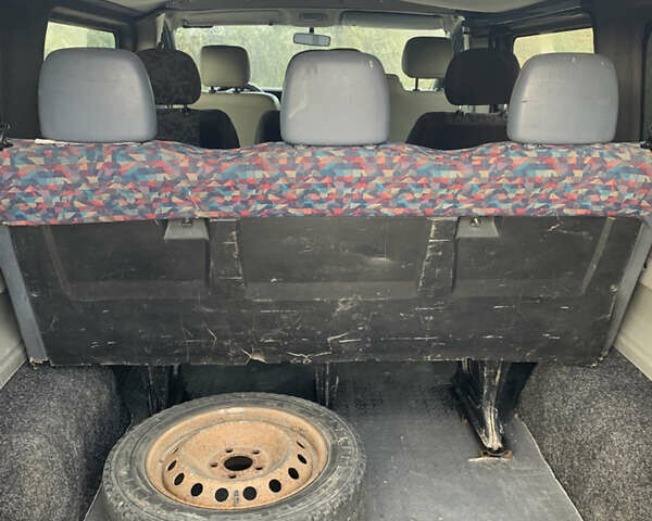 Рено Трафик 2002 в Яворове на Automoto.ua Синий Рено Трафик, объемом двигателя 1.9 л и пробегом 330 тыс. км за 4650 $, фото 11 на Automoto.ua