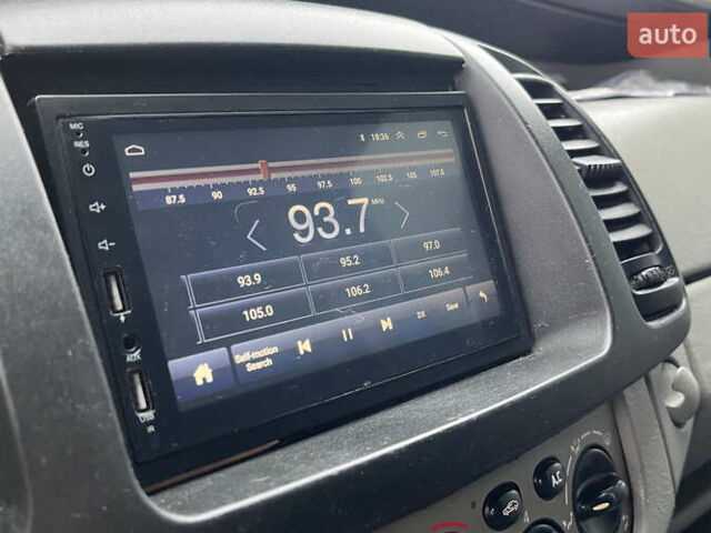 Синій Рено Трафік, об'ємом двигуна 1.87 л та пробігом 414 тис. км за 6190 $, фото 13 на Automoto.ua