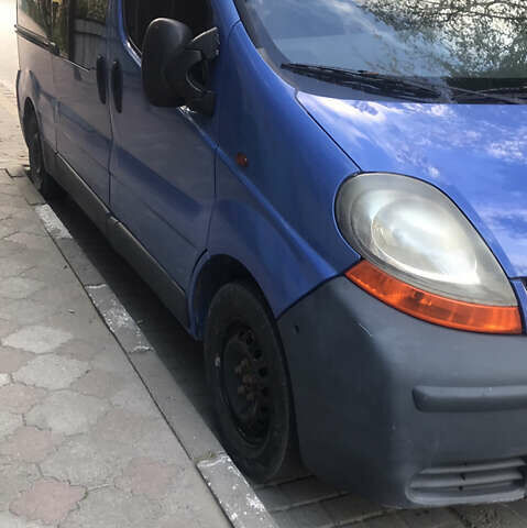 Синий Рено Трафик, объемом двигателя 1.9 л и пробегом 414 тыс. км за 6500 $, фото 1 на Automoto.ua