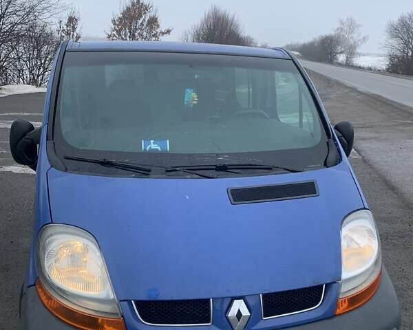 Синий Рено Трафик, объемом двигателя 1.9 л и пробегом 534 тыс. км за 6000 $, фото 3 на Automoto.ua