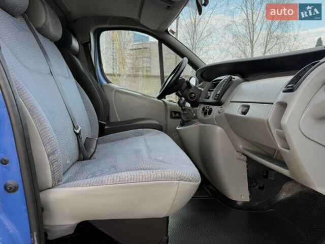 Синий Рено Трафик, объемом двигателя 2.46 л и пробегом 350 тыс. км за 8650 $, фото 16 на Automoto.ua