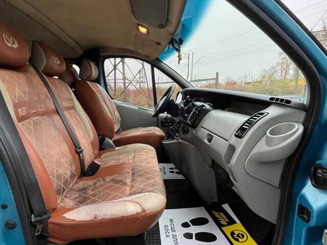 Синий Рено Трафик, объемом двигателя 1.9 л и пробегом 363 тыс. км за 6250 $, фото 13 на Automoto.ua