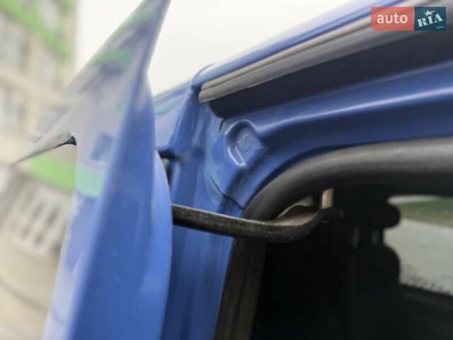 Синій Рено Трафік, об'ємом двигуна 1.9 л та пробігом 415 тис. км за 6777 $, фото 14 на Automoto.ua