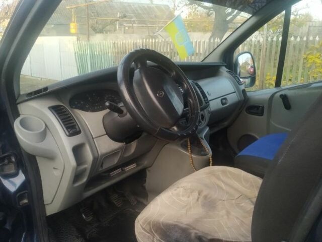 Синий Рено Трафик, объемом двигателя 1.9 л и пробегом 400 тыс. км за 7000 $, фото 4 на Automoto.ua