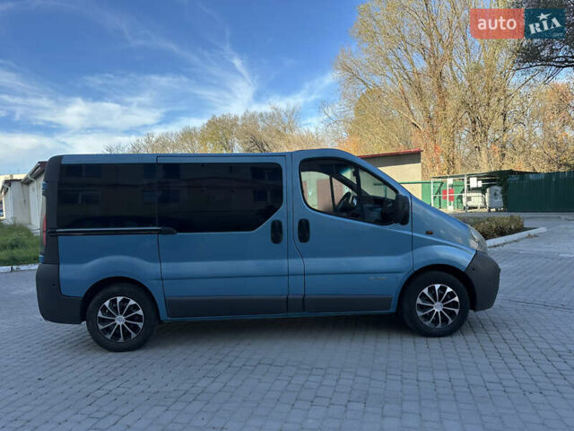 Синий Рено Трафик, объемом двигателя 1.9 л и пробегом 221 тыс. км за 7200 $, фото 6 на Automoto.ua