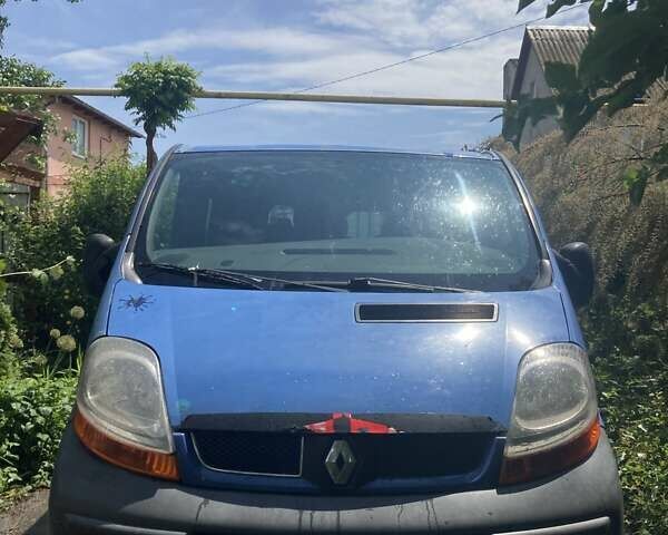 Синий Рено Трафик, объемом двигателя 1.9 л и пробегом 360 тыс. км за 6000 $, фото 1 на Automoto.ua