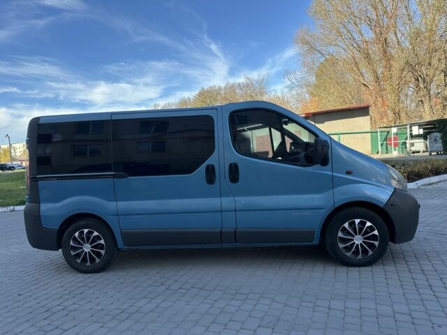 Синий Рено Трафик, объемом двигателя 1.9 л и пробегом 220 тыс. км за 7200 $, фото 7 на Automoto.ua