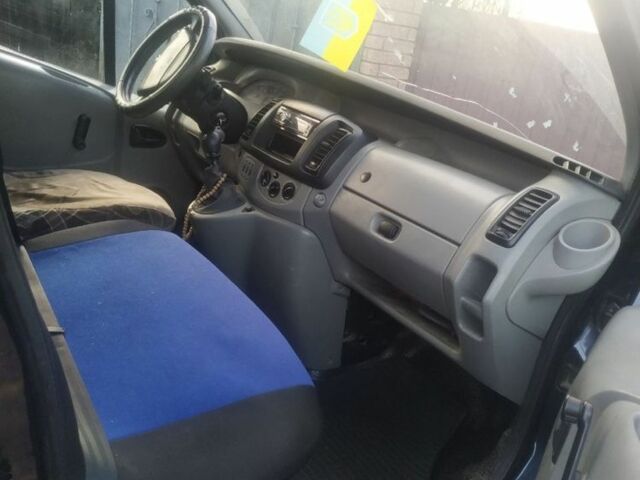 Синий Рено Трафик, объемом двигателя 1.9 л и пробегом 400 тыс. км за 7000 $, фото 2 на Automoto.ua