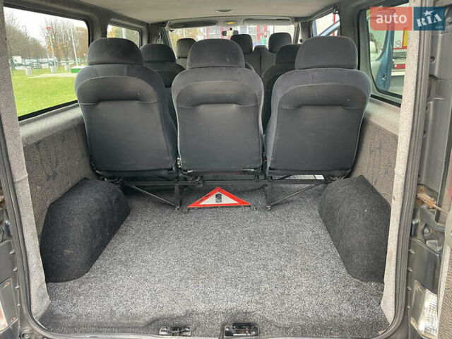 Синий Рено Трафик, объемом двигателя 1.9 л и пробегом 455 тыс. км за 7400 $, фото 13 на Automoto.ua