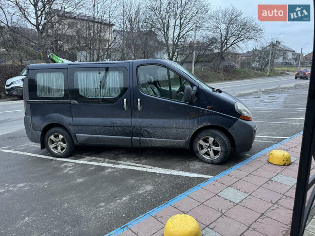 Синий Рено Трафик, объемом двигателя 1.9 л и пробегом 410 тыс. км за 5400 $, фото 2 на Automoto.ua