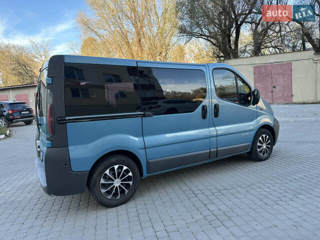 Синий Рено Трафик, объемом двигателя 1.9 л и пробегом 221 тыс. км за 7200 $, фото 4 на Automoto.ua