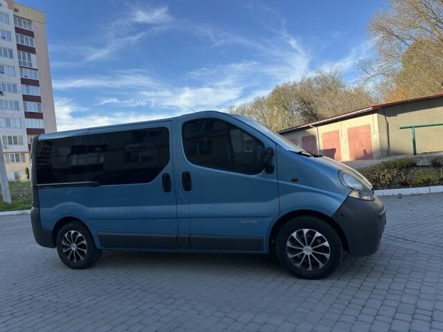 Синий Рено Трафик, объемом двигателя 1.9 л и пробегом 220 тыс. км за 7200 $, фото 4 на Automoto.ua