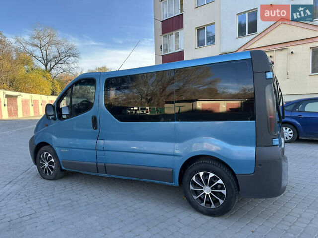Синий Рено Трафик, объемом двигателя 1.9 л и пробегом 221 тыс. км за 7200 $, фото 1 на Automoto.ua