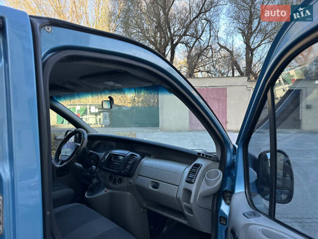 Синий Рено Трафик, объемом двигателя 1.9 л и пробегом 221 тыс. км за 7200 $, фото 13 на Automoto.ua