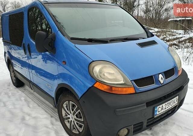 Синий Рено Трафик, объемом двигателя 1.9 л и пробегом 499 тыс. км за 6100 $, фото 1 на Automoto.ua