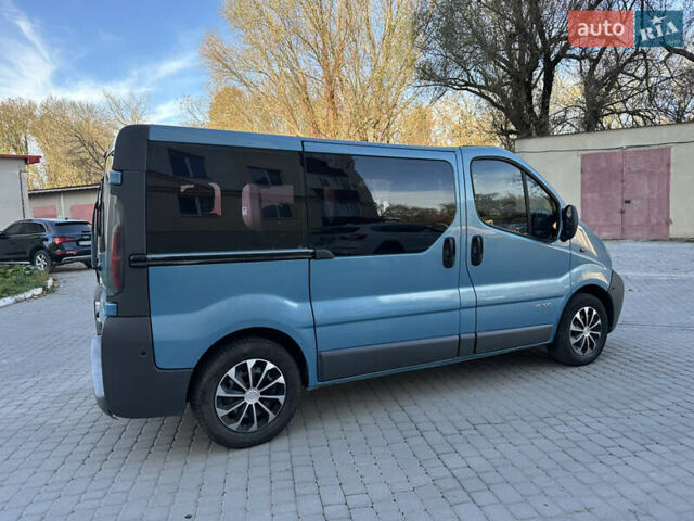 Синий Рено Трафик, объемом двигателя 1.9 л и пробегом 221 тыс. км за 7200 $, фото 5 на Automoto.ua